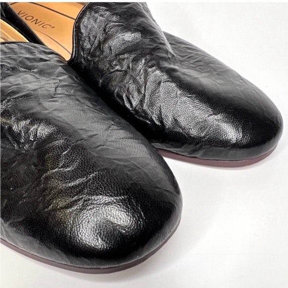 Vionic Willa II - Black Leather Slip-On Design Flats - Picture 10 of 14